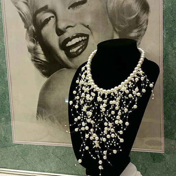 None Jewelry - Pearl Frenzy !